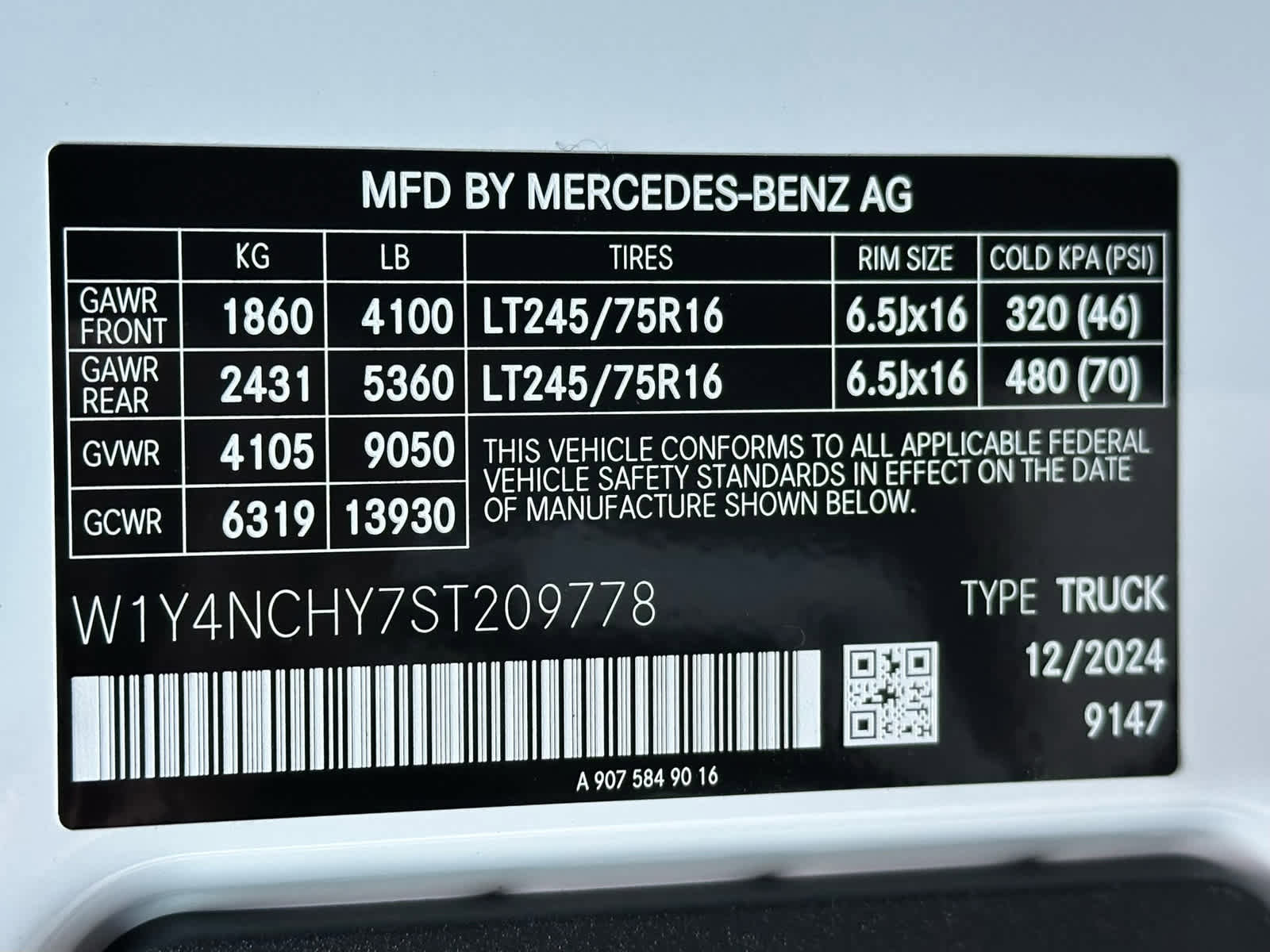 Used 2025 Mercedes-Benz Sprinter 2500 image 26