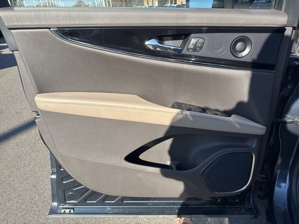 Used 2021 Lincoln Nautilus Reserve image 28