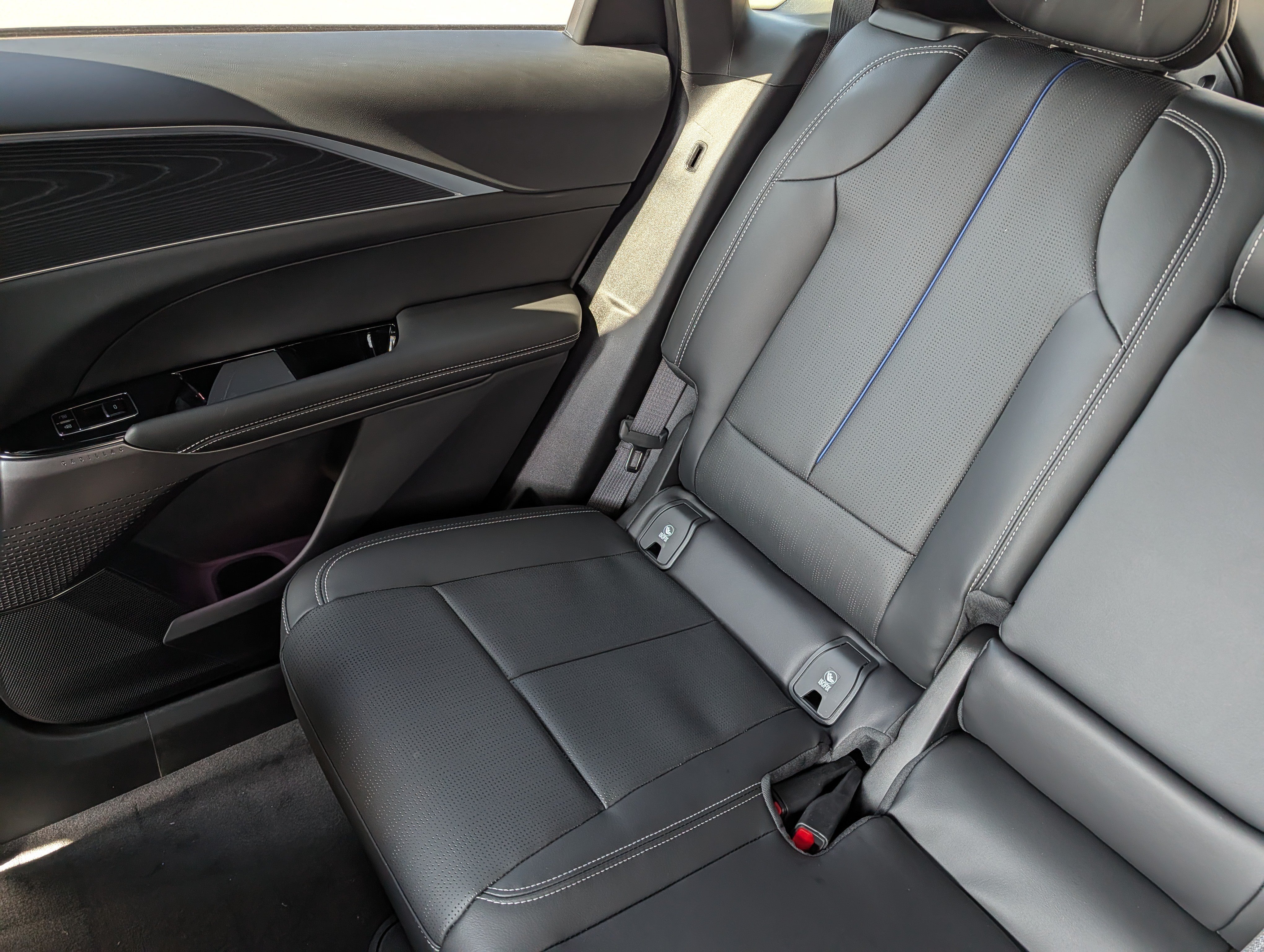 Used 2026 Cadillac Lyriq Sport w/ LPO, Floor Liner Package AWD/4WD image 9