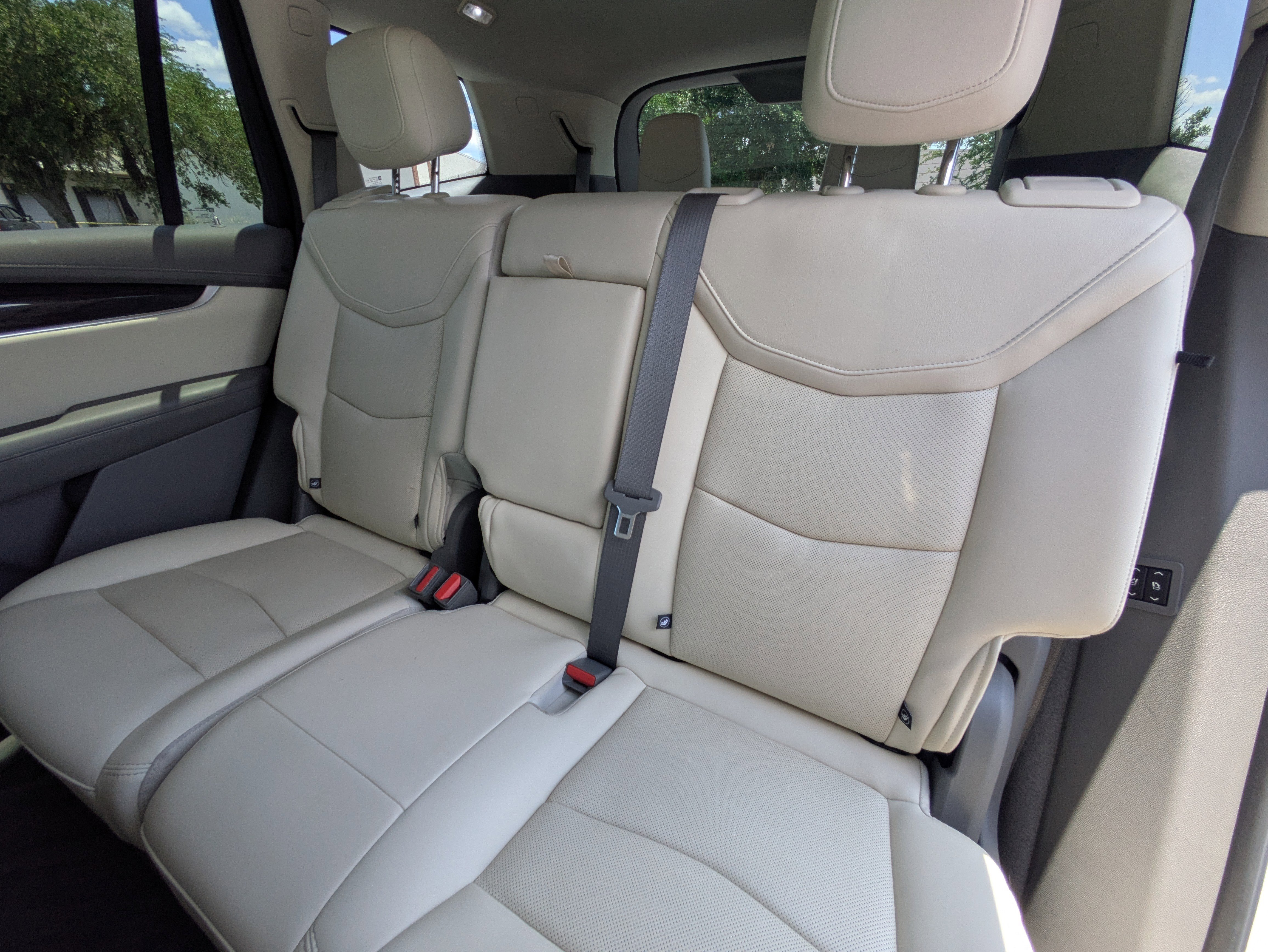 Used 2022 Cadillac XT6 Premium Luxury w/ Technology Package FWD image 10
