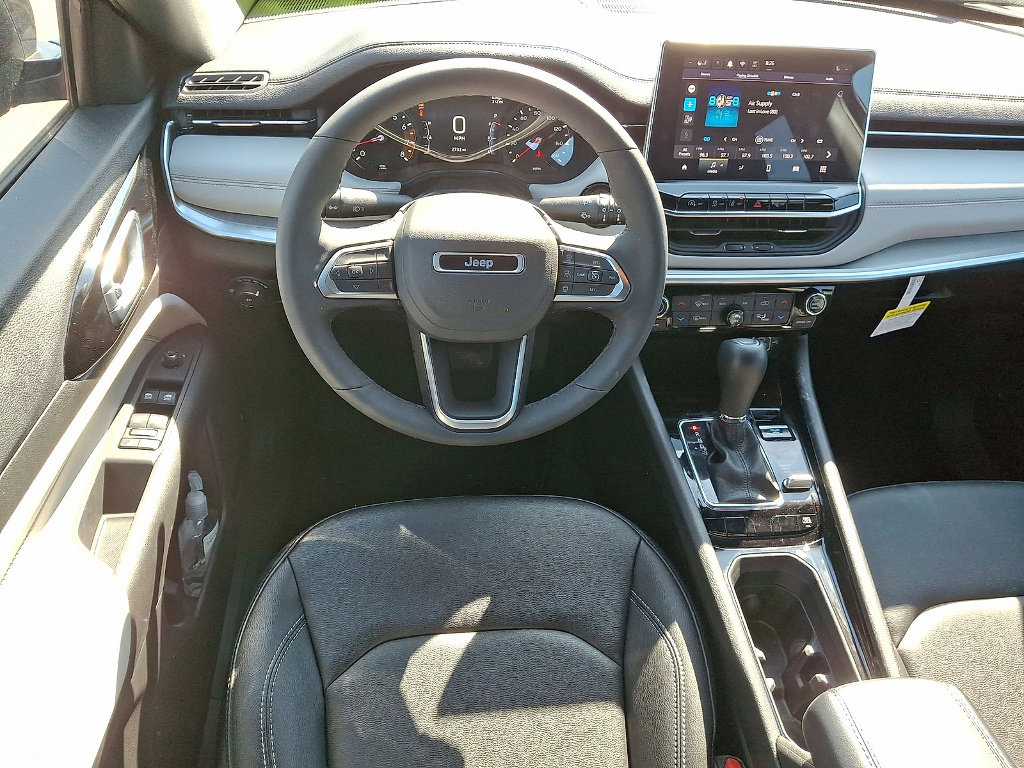 Used 2025 Jeep Compass Limited AWD/4WD image 21