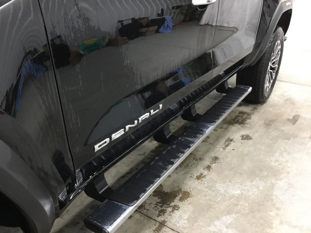 Used 2023 GMC Canyon Denali image 5