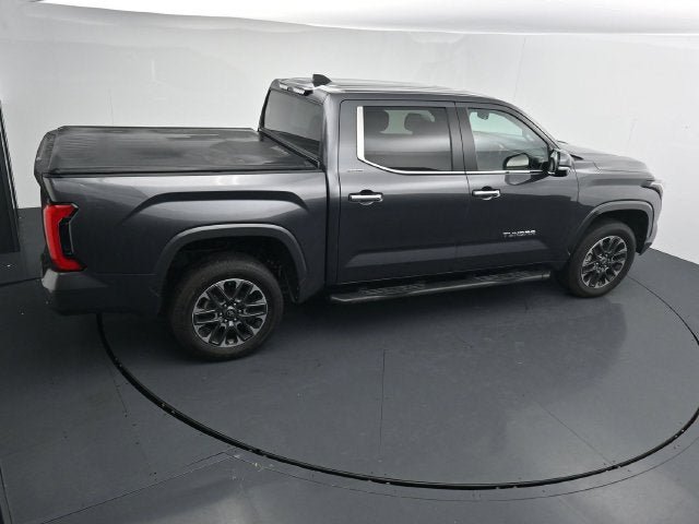 Used 2025 Toyota Tundra Limited AWD/4WD image 32