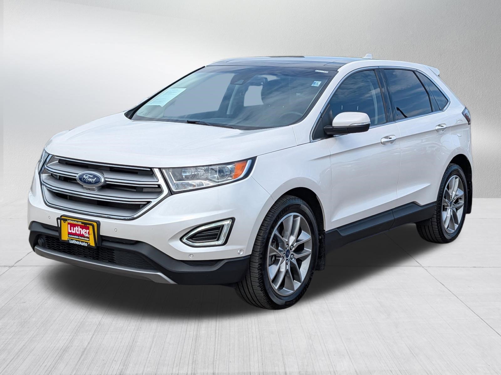 Used 2018 Ford Edge Titanium w/ Equipment Group 302A AWD/4WD image 3