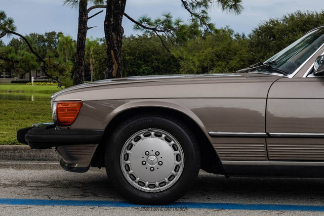 Used 1988 Mercedes-Benz 560 SL image 4
