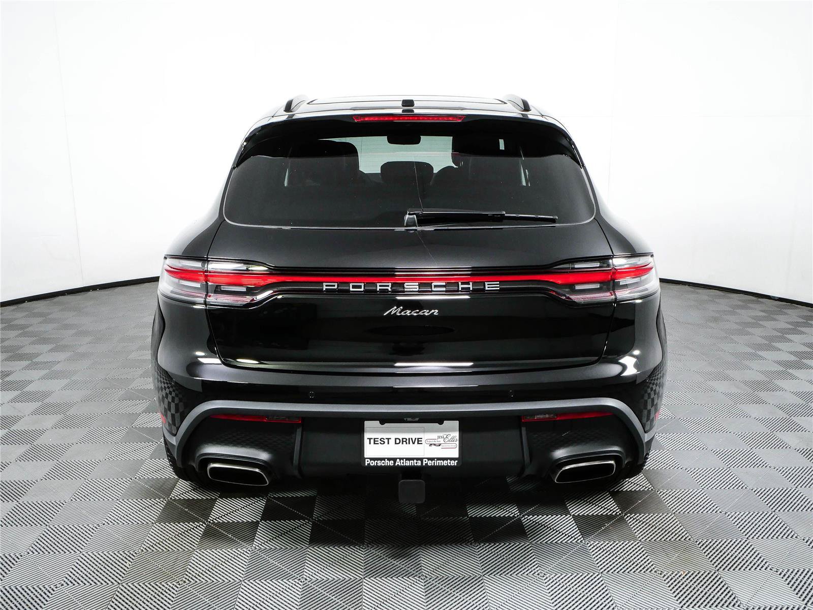 Certified 2026 Porsche Macan Turbo AWD/4WD image 32