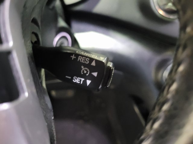 Used 2012 Toyota Highlander 4WD image 30