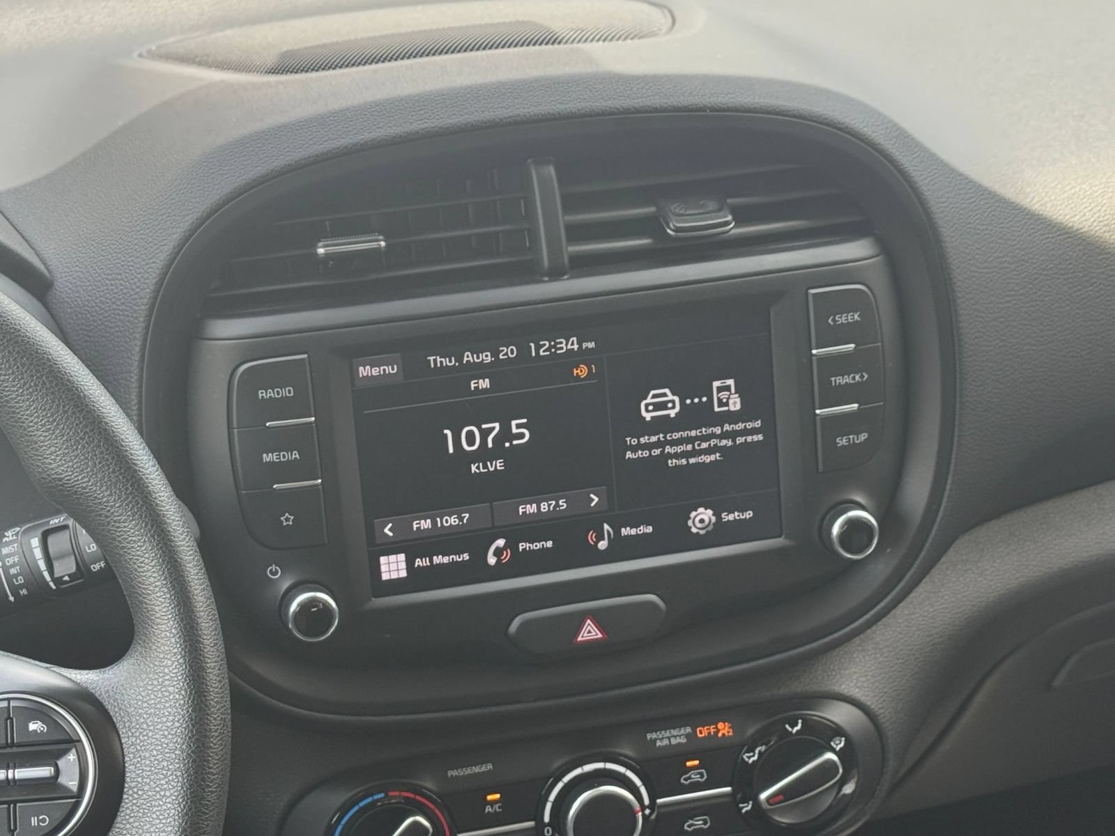 Used 2025 Kia Soul LX w/ LX Technology Package FWD image 16
