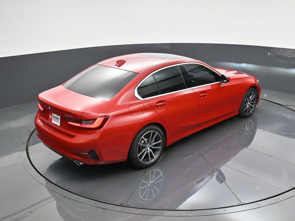 Used 2022 BMW 330i Sedan w/ Premium Package image 32