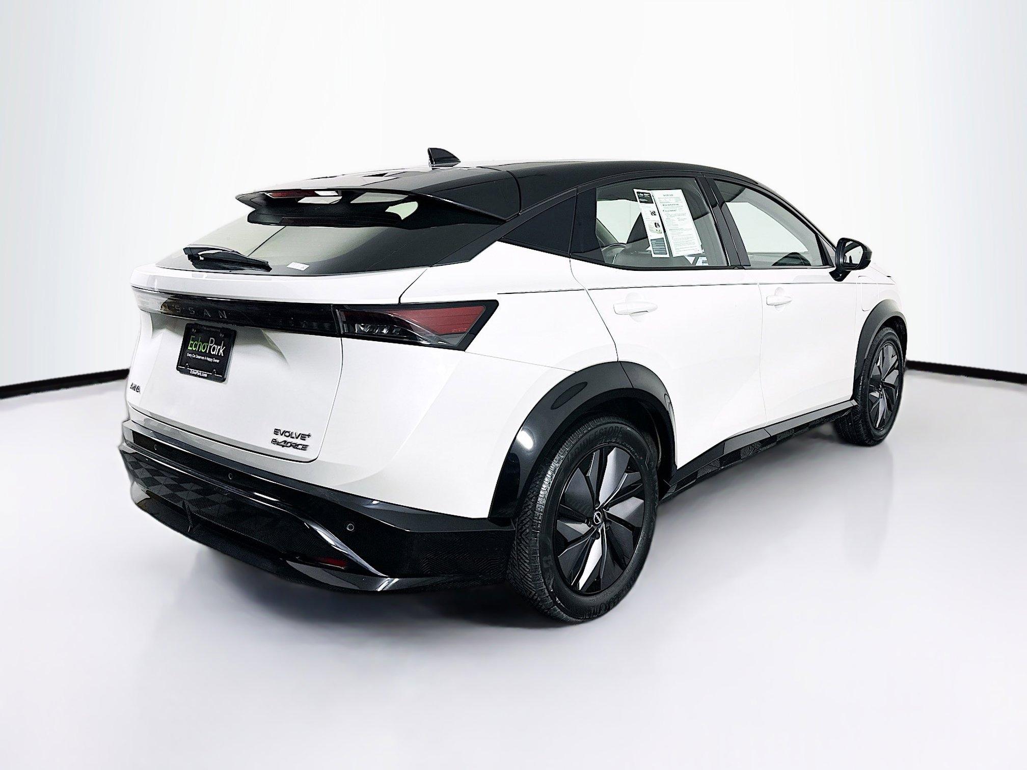 Used 2023 Nissan Ariya AWD image 9