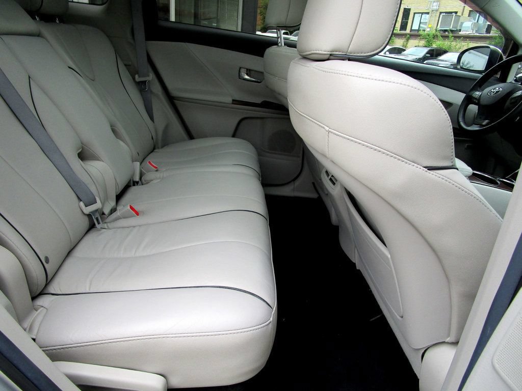Used 2012 Toyota Venza Limited w/ Tow Pkg AWD/4WD image 16