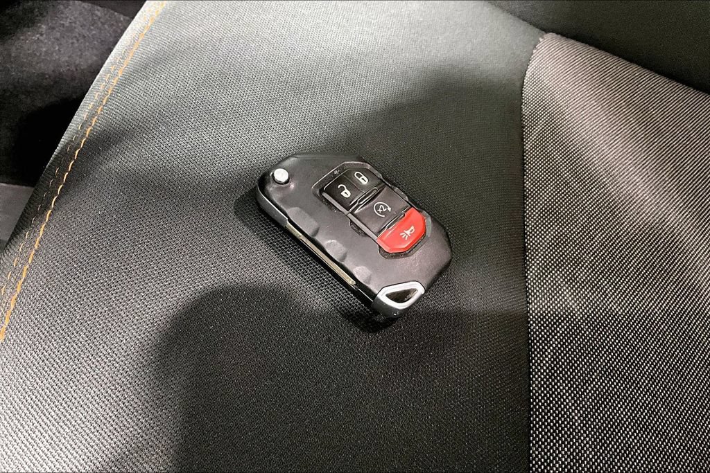 Used 2021 Jeep Gladiator Mojave AWD/4WD image 12