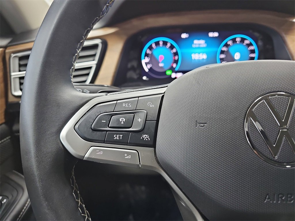 Used 2025 Volkswagen Atlas SE image 17