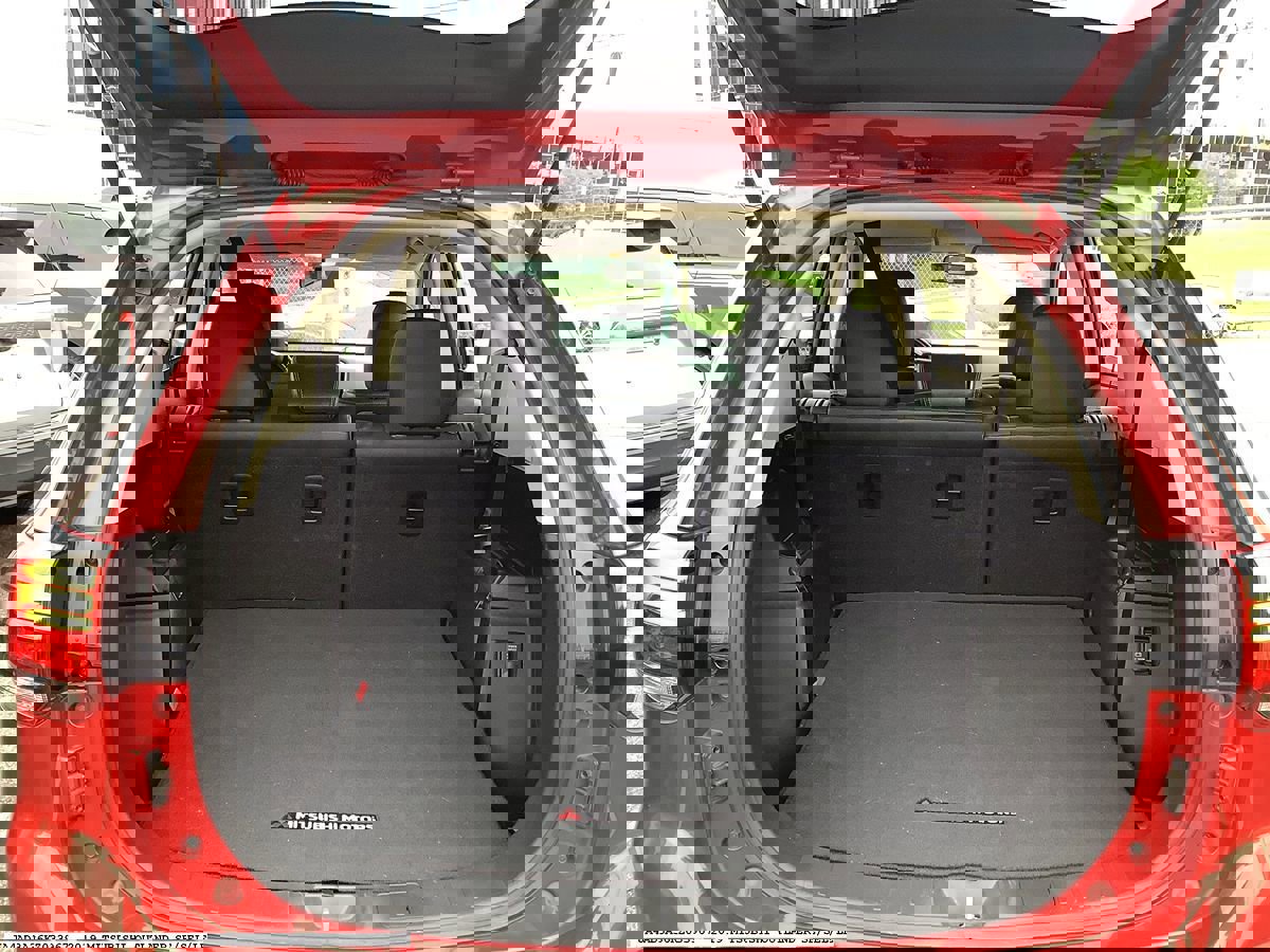 Used 2019 Mitsubishi Outlander SE FWD image 13