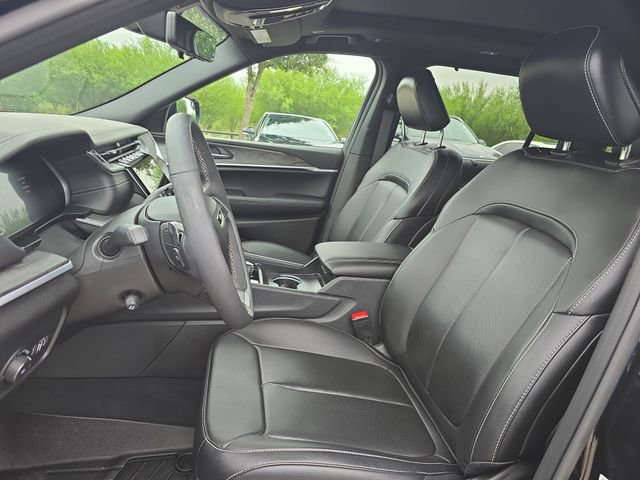 Used 2025 Jeep Grand Cherokee L Limited w/ Luxury Tech Group II AWD/4WD image 16