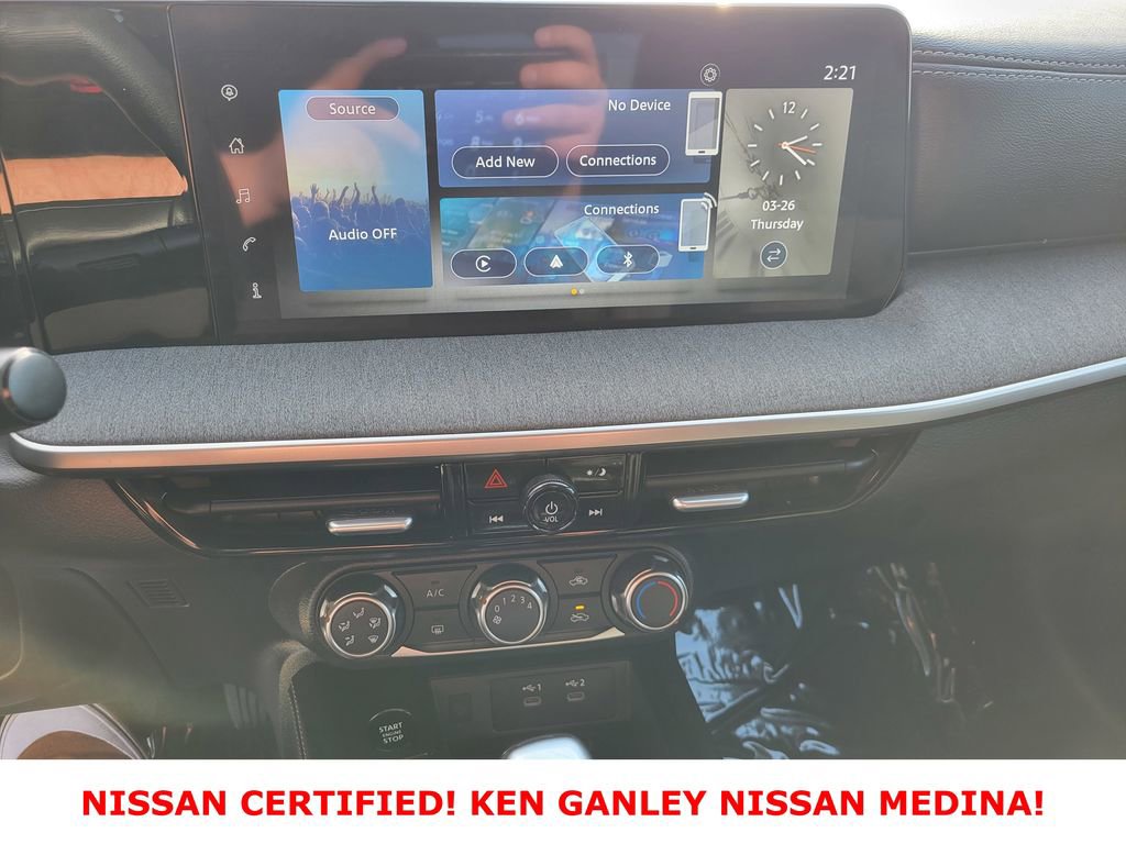 Certified 2025 Nissan Kicks SV AWD/4WD image 26