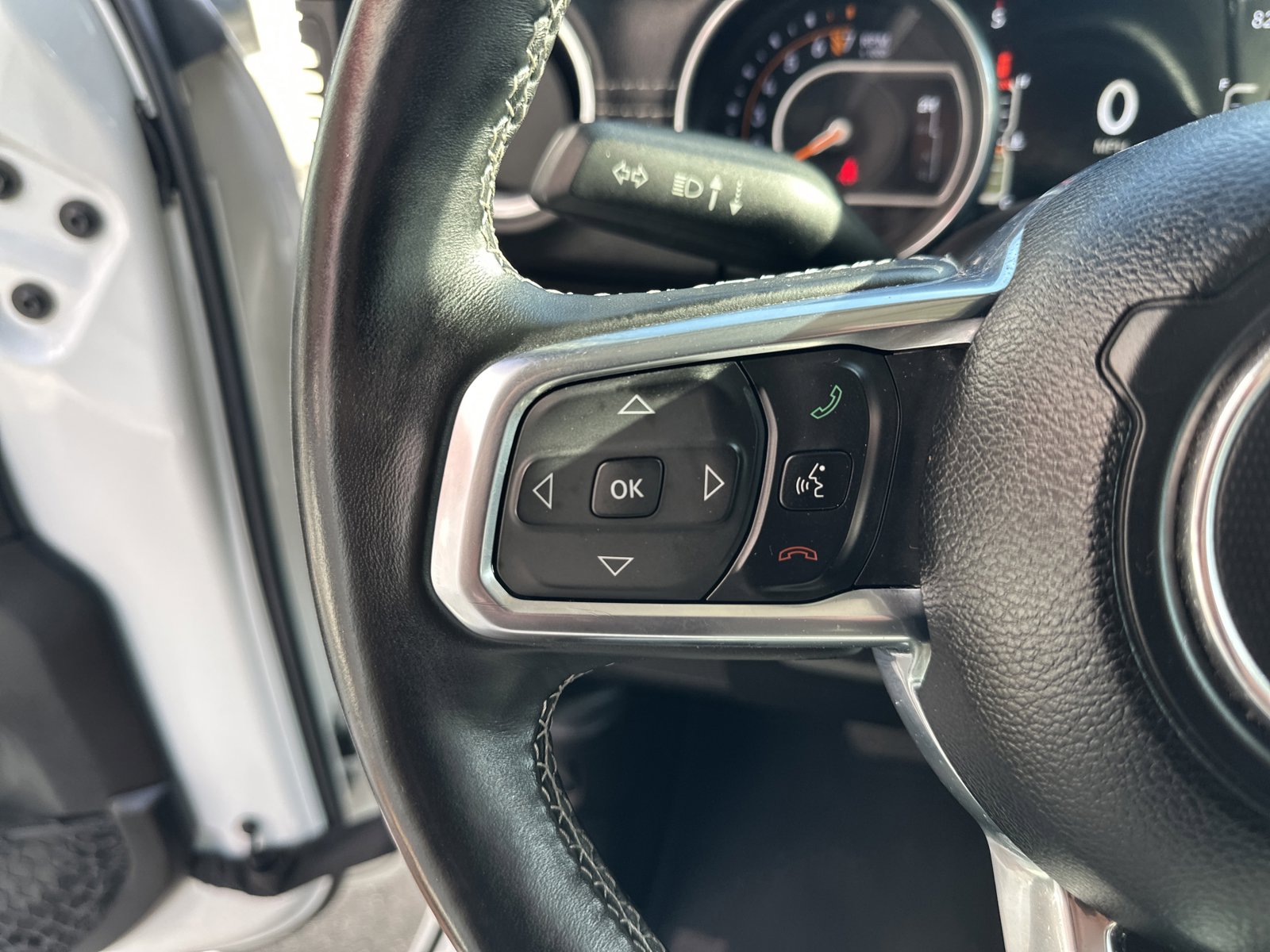 Used 2018 Jeep Wrangler Unlimited Sahara w/ Cold Weather Group AWD/4WD image 14
