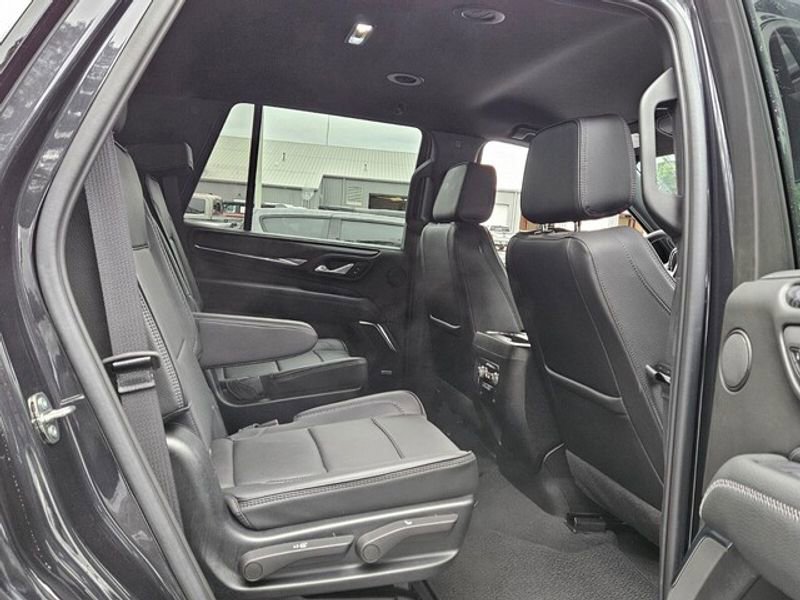 Used 2023 GMC Yukon Denali image 17