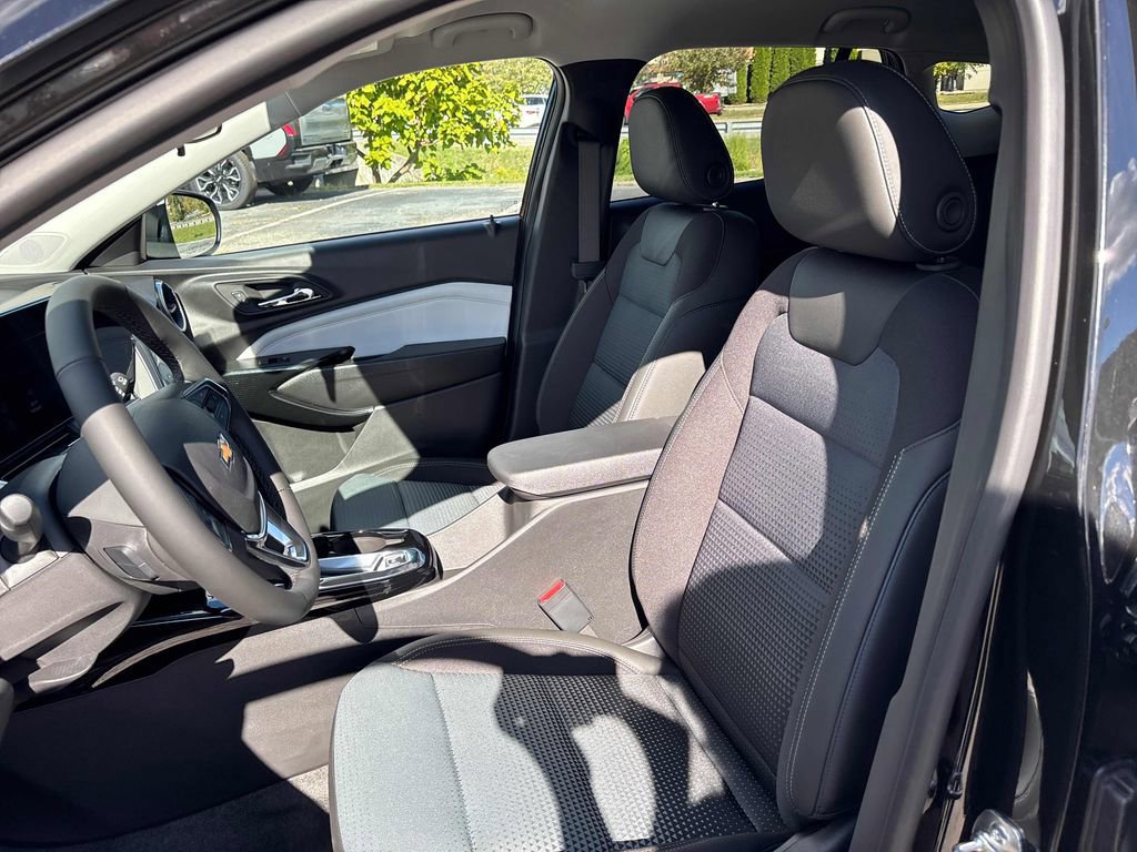 New 2026 Chevrolet Trax LT w/ Driver Confidence Package image 18