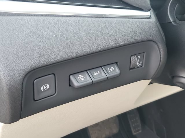 Certified 2023 Buick Enclave Avenir w/ Trailering Package, 5000 lbs. AWD/4WD image 9