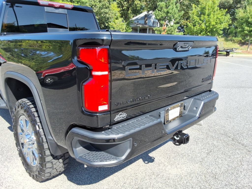 Used 2024 Chevrolet Silverado 3500 High Country w/ High Country Premium Package AWD/4WD image 15