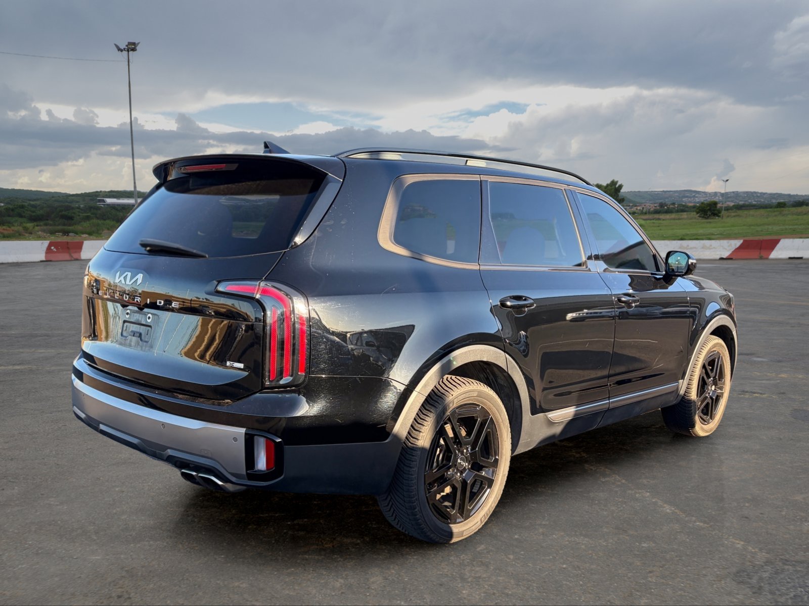 Certified 2023 Kia Telluride SX Prestige X-Line AWD/4WD image 3