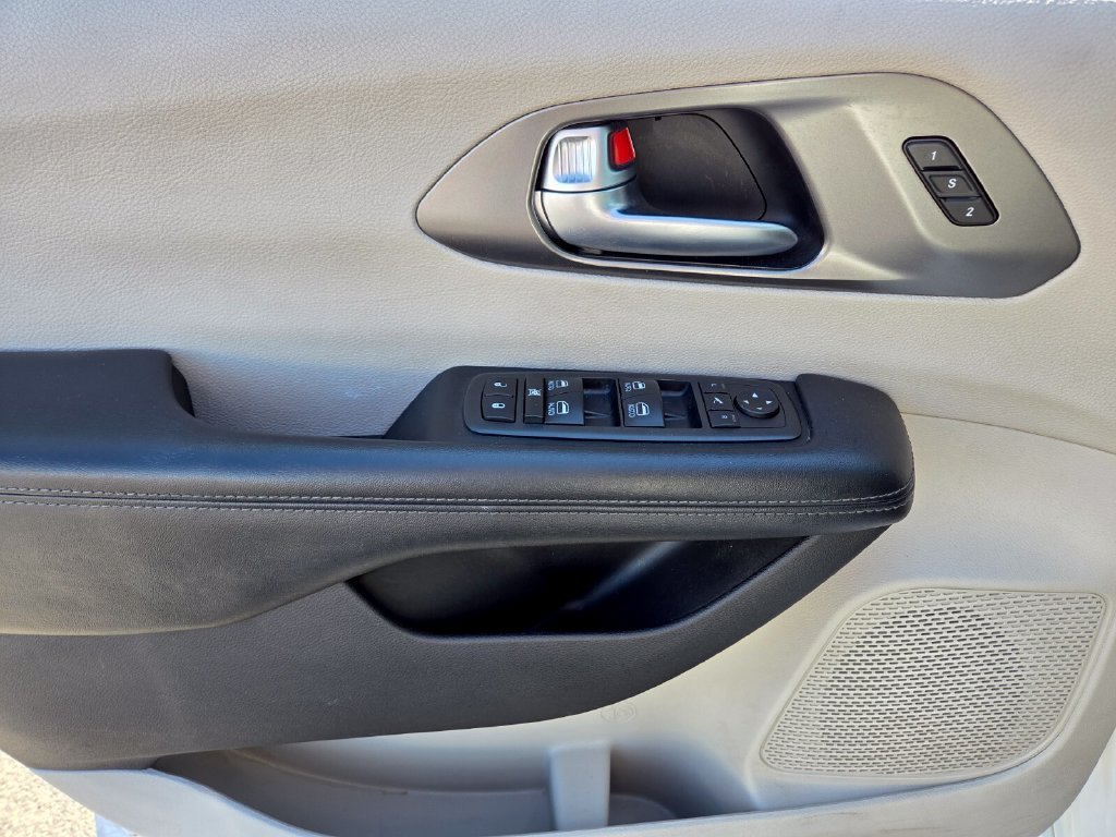 Used 2019 Chrysler Pacifica Limited FWD image 24