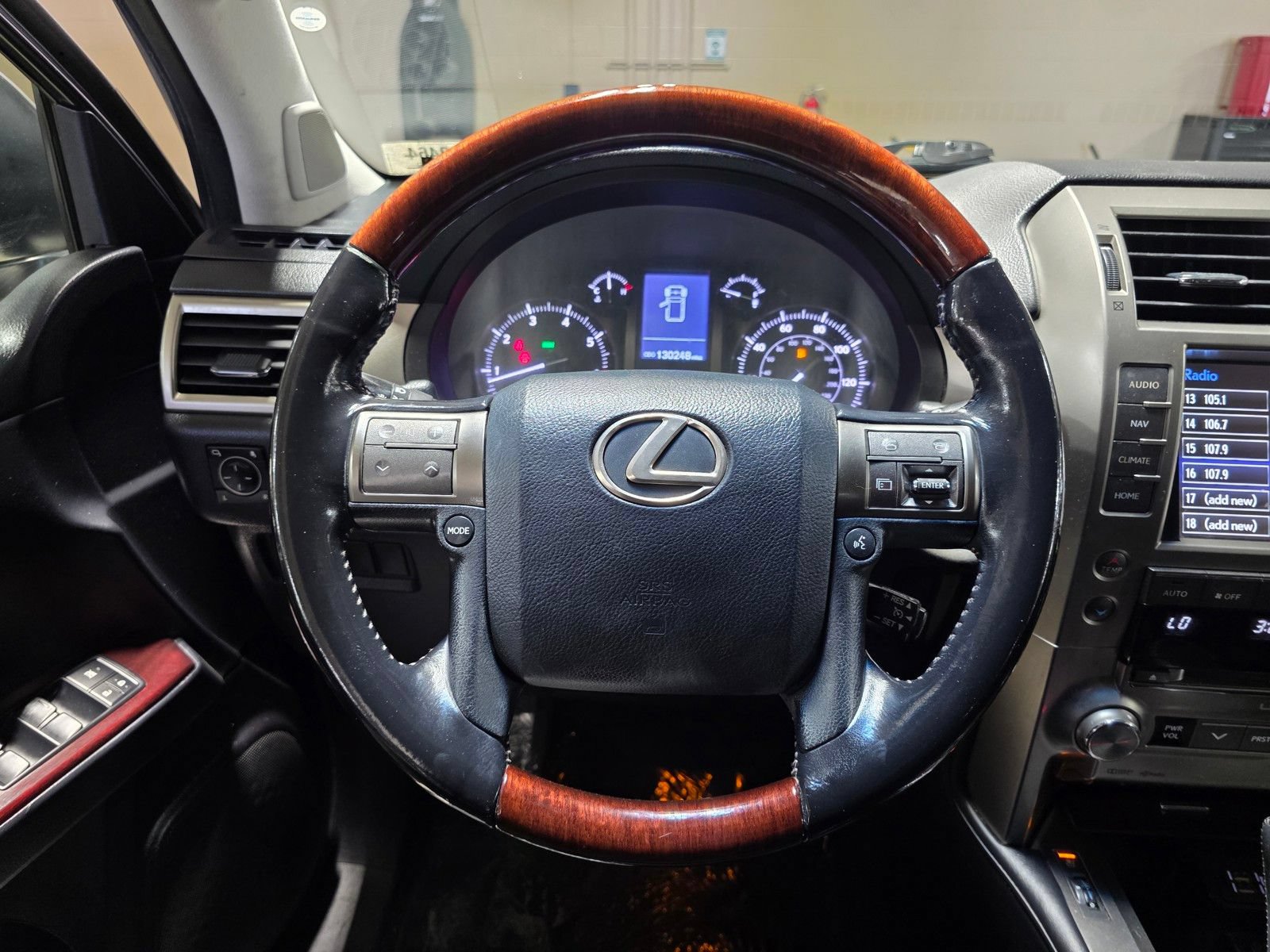 Used 2016 Lexus GX 460 w/ Premium Package AWD/4WD image 31