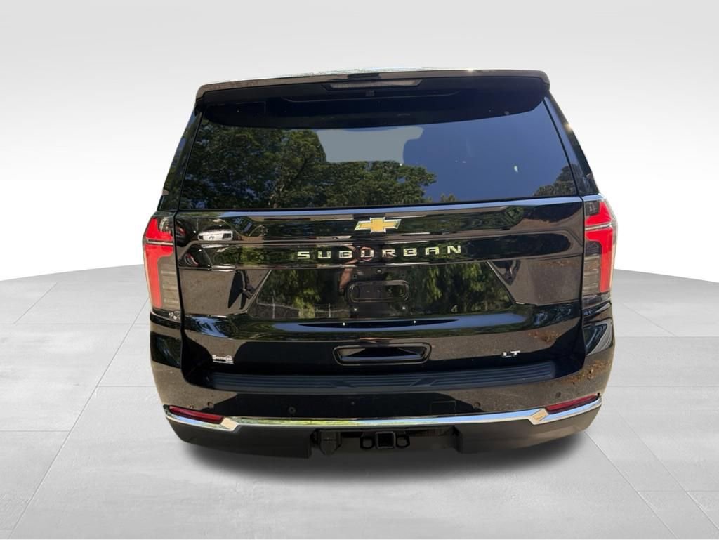 Used 2025 Chevrolet Suburban LT AWD/4WD image 4