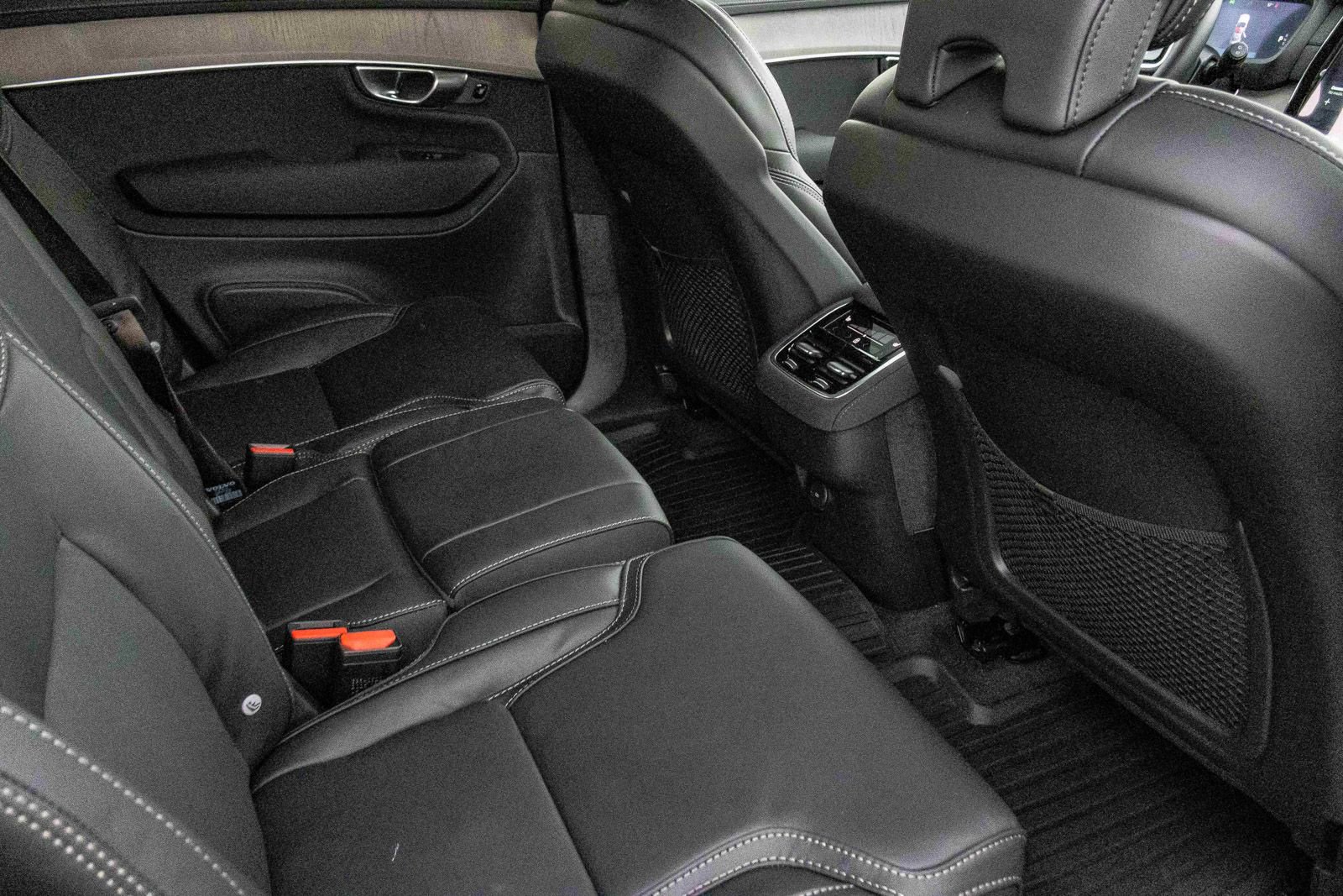 New 2026 Volvo XC90 B6 Ultra w/ Lounge Package image 20