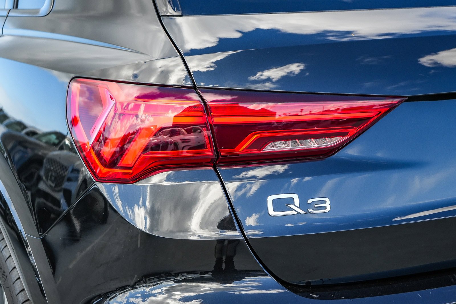 Used 2022 Audi Q3 2.0T Premium Plus image 8