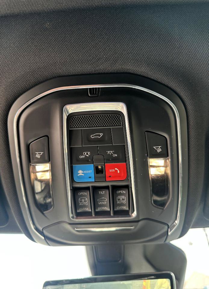 Used 2024 Jeep Grand Cherokee L Limited w/ Luxury Tech Group II AWD/4WD image 18