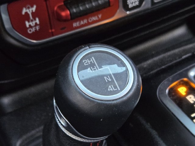 Certified 2020 Jeep Gladiator Rubicon AWD/4WD image 22