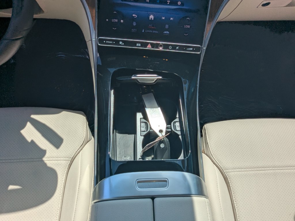 Used 2024 Mercedes-Benz C 300 4MATIC Sedan image 6