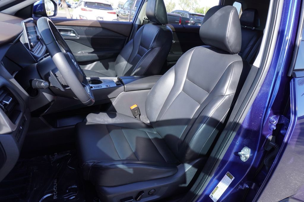 Certified 2021 Nissan Rogue SV w/ Premium Package FWD image 14