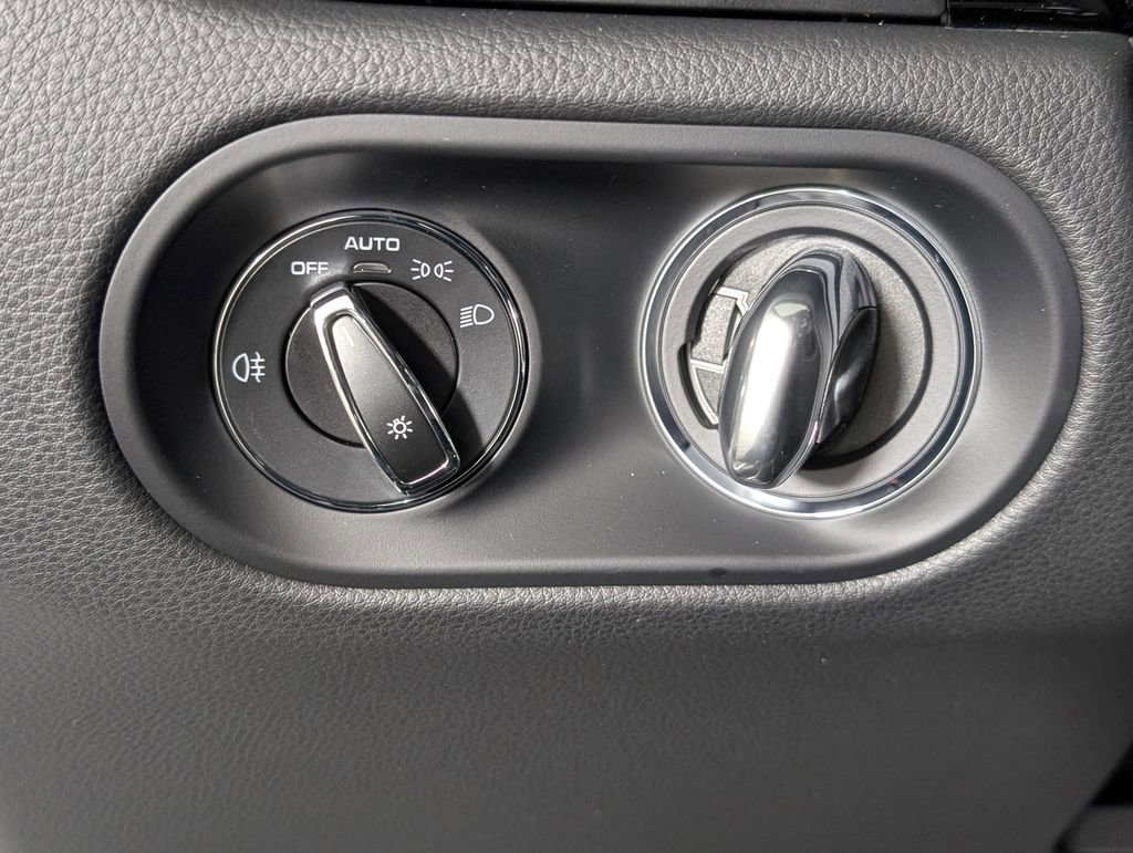 New 2026 Porsche Macan S image 30