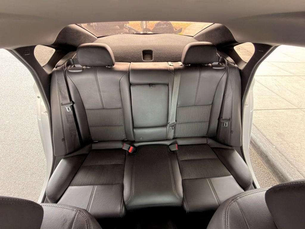 Used 2017 Chevrolet Impala LT FWD image 33