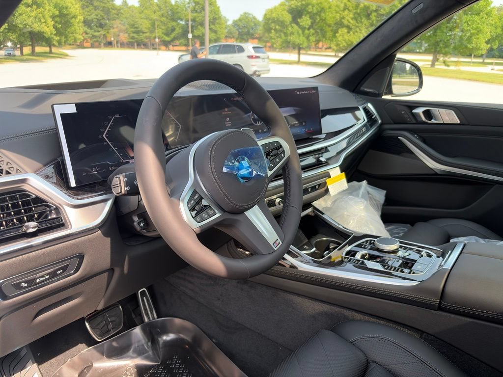 New 2027 BMW X7 xDrive40i w/ M Sport Package AWD/4WD image 11