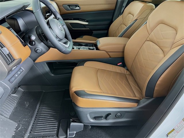New 2025 Nissan Pathfinder Platinum w/ Cargo Package image 3