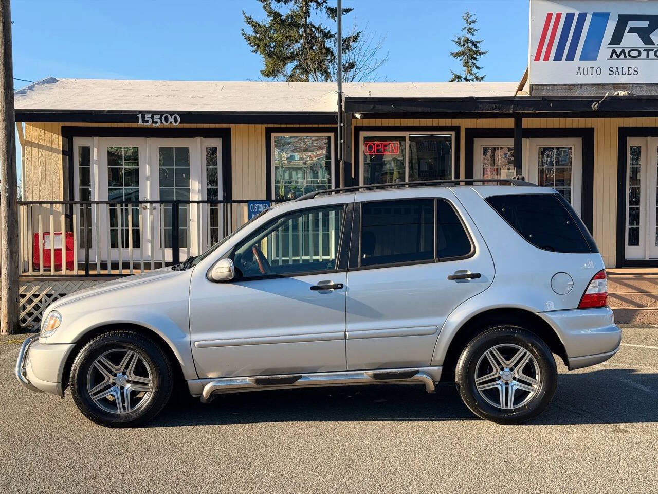 Used 2002 Mercedes-Benz ML 320 4MATIC image 2