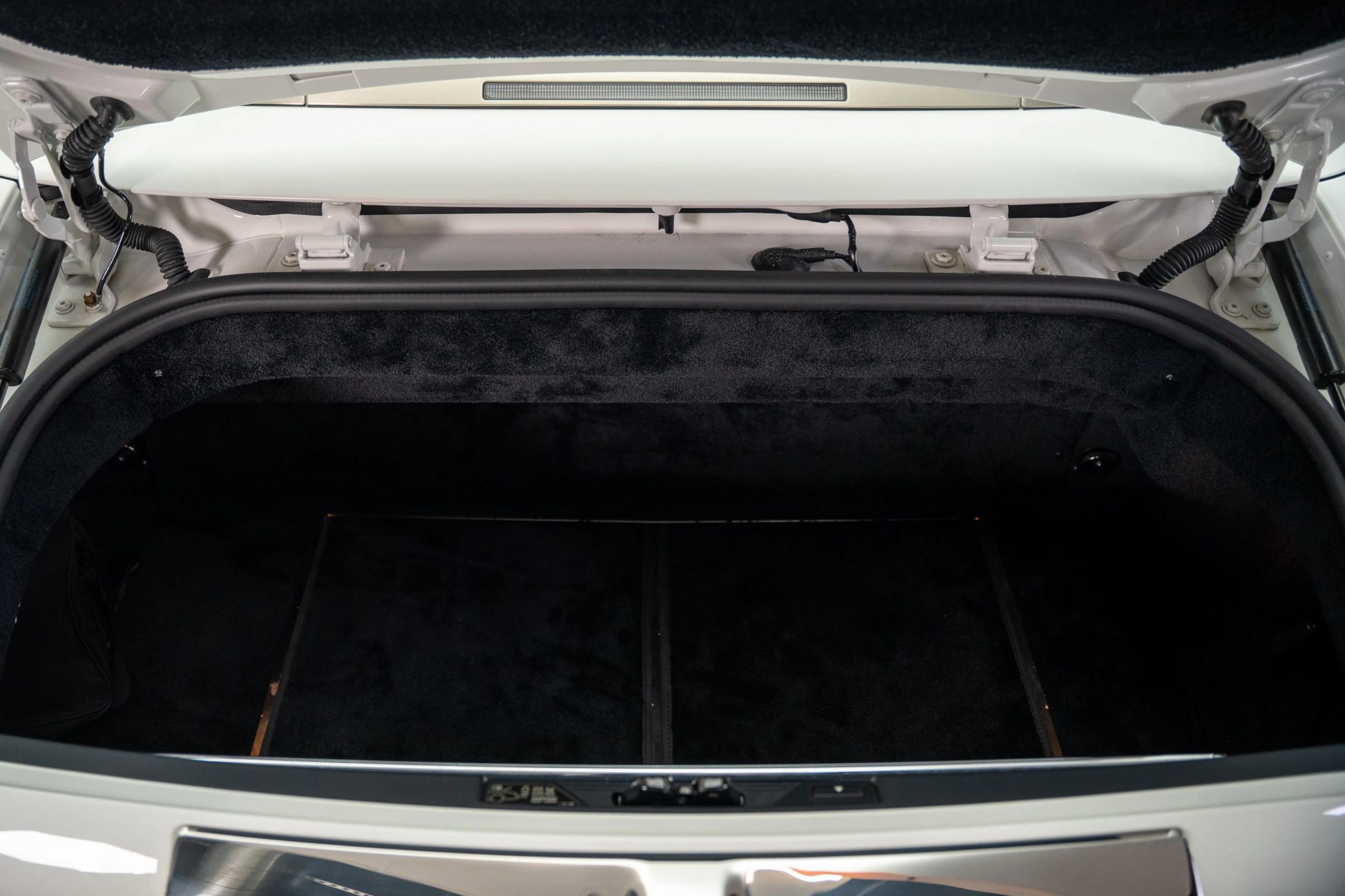 Used 2009 Rolls-Royce Phantom Drophead Coupe image 27