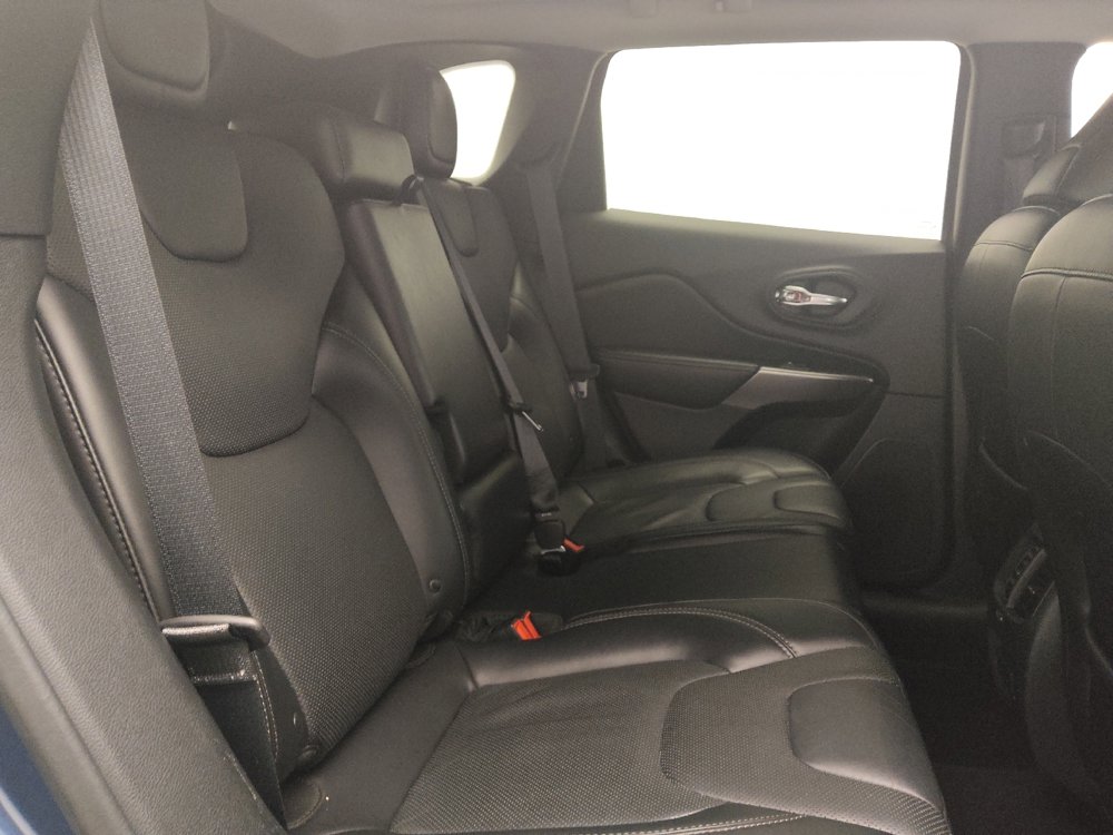 Used 2019 Jeep Cherokee Limited image 19