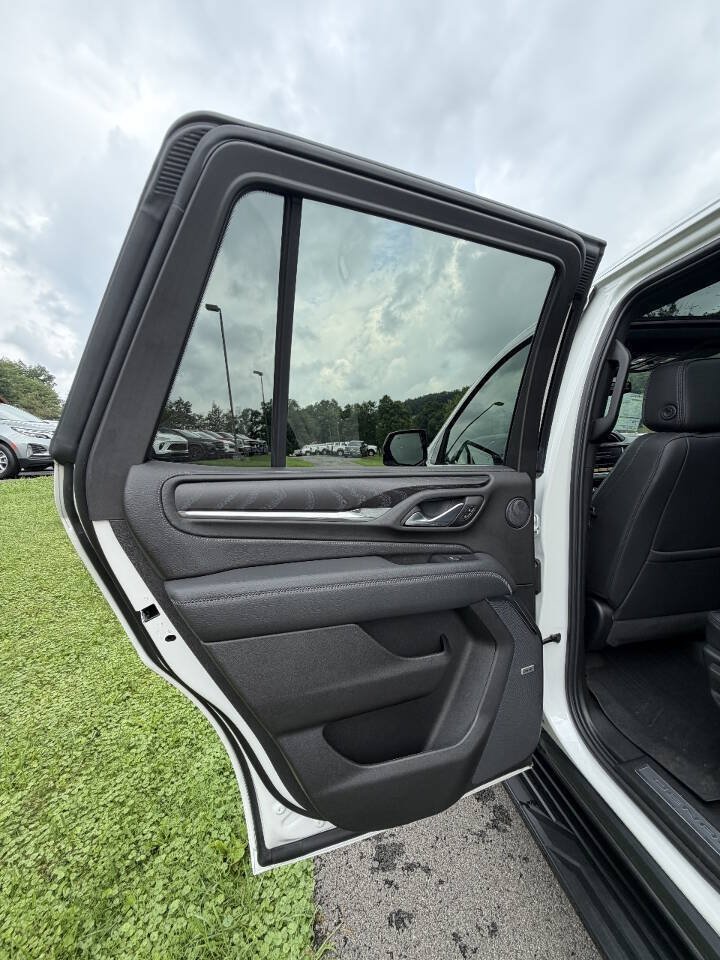 Used 2024 GMC Yukon Denali w/ Max Trailering Package AWD/4WD image 32