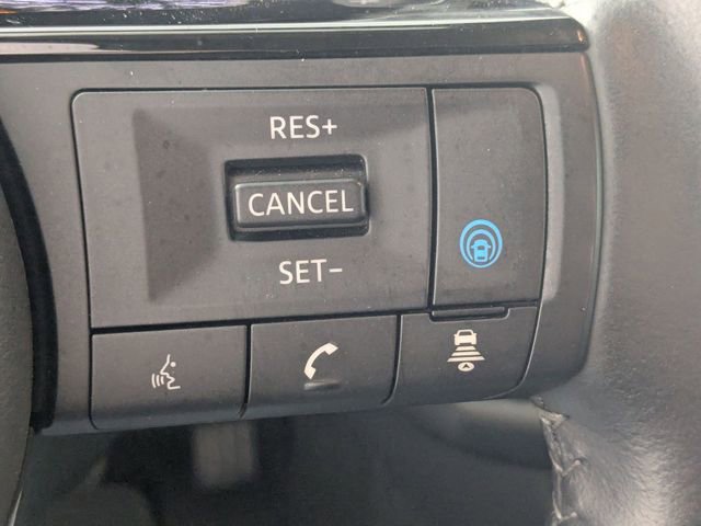 Used 2023 Nissan Pathfinder SL w/ Black Appearance Package image 16