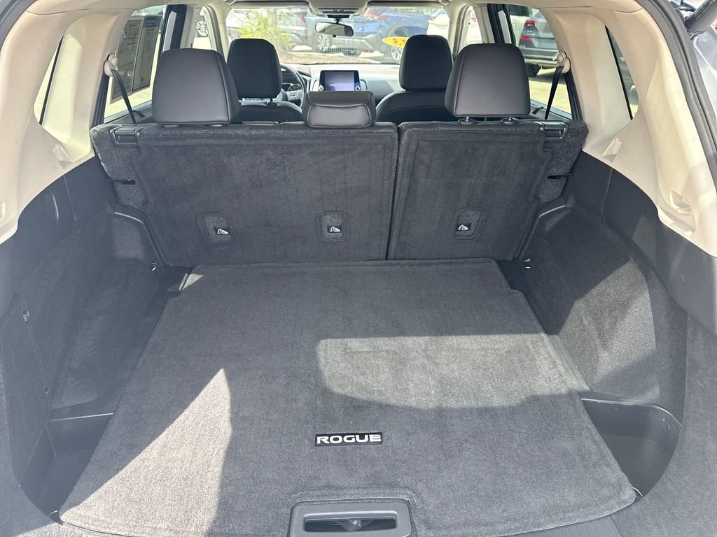 Used 2023 Nissan Rogue SV w/ SV Premium B Package image 31