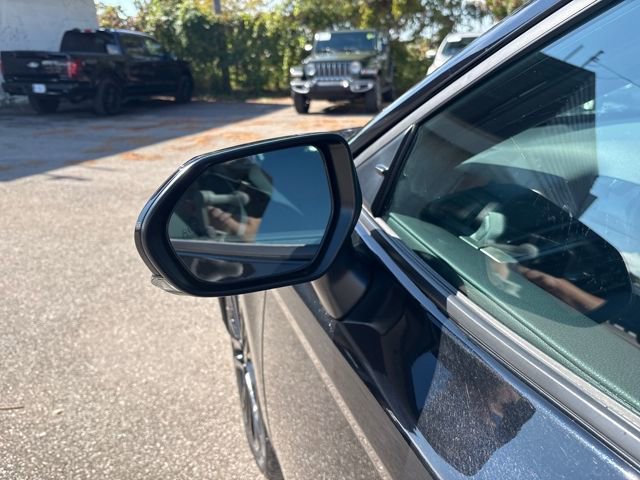 Used 2025 Toyota Camry SE image 42