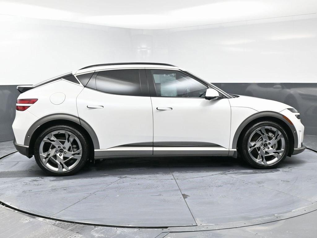 Used 2023 Genesis GV60 Performance image 8