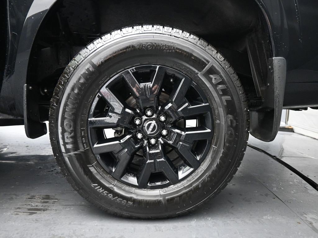 Used 2023 Nissan Frontier SV w/ Midnight Edition Package image 13