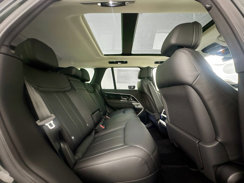 New 2026 Land Rover Range Rover SE image 27