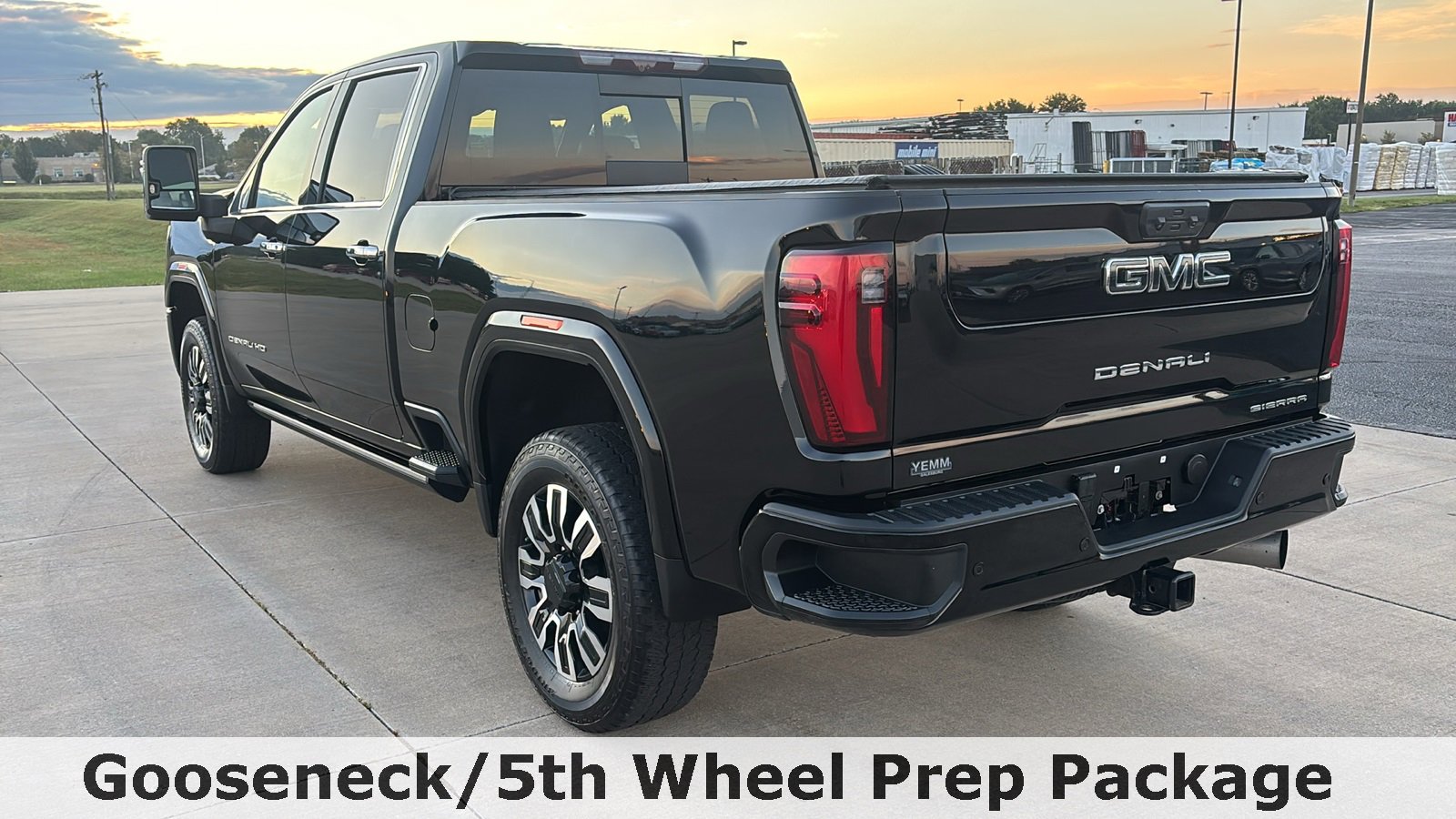 Used 2024 GMC Sierra 2500 Denali Ultimate image 6